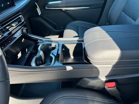 New 2026 Chevrolet Traverse LT w/ LPO, Floor Liner Package FWD image 28