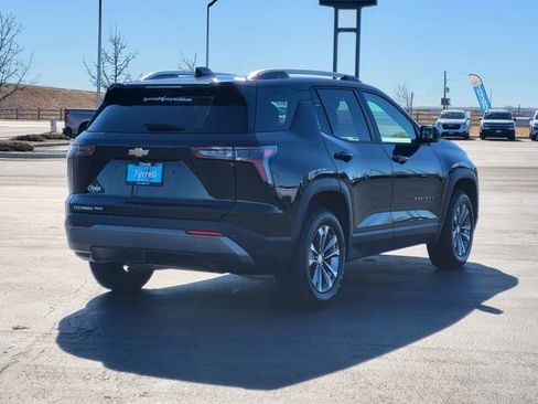Used 2025 Chevrolet Equinox LT w/ Convenience Package II image 5