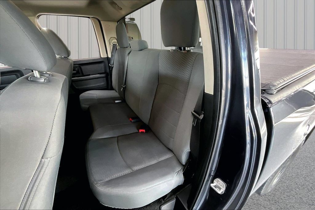 Used 2018 RAM 1500 Express AWD/4WD image 19
