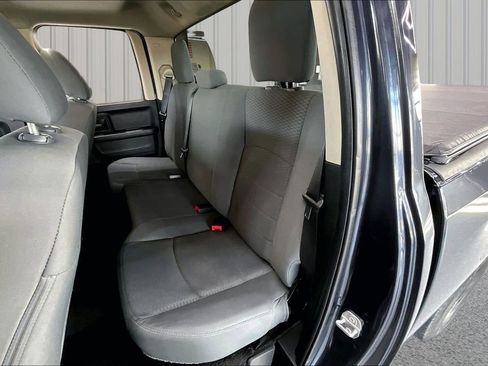 Used 2018 RAM 1500 Express AWD/4WD image 19