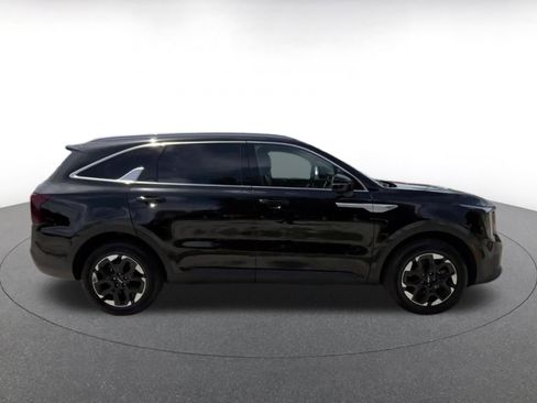 Used 2024 Kia Sorento S AWD/4WD image 16