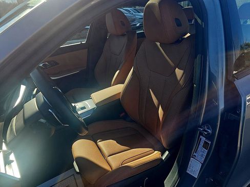 Used 2025 BMW 330i Sedan w/ M Sport Package image 16