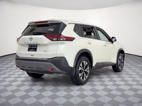 Used 2023 Nissan Rogue SV FWD image 9