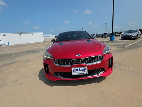 Used 2018 Kia Stinger GT2 RWD image 2