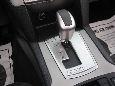 Used 2011 Subaru Outback 3.6R Limited image 31