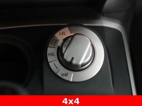 Used 2015 Toyota 4Runner Limited image 27