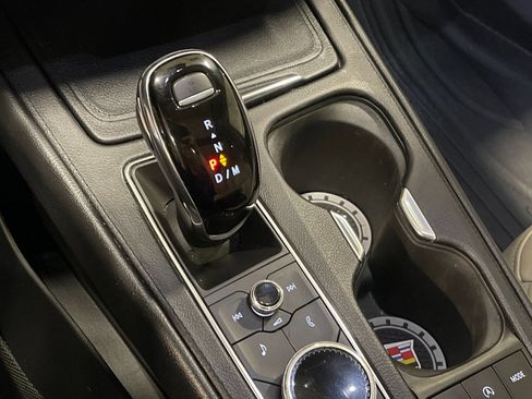 Used 2020 Cadillac XT4 Luxury w/ Cold Weather Package FWD image 24
