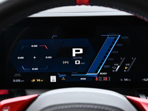 Used 2025 BMW M5 w/ Executive Package image 39