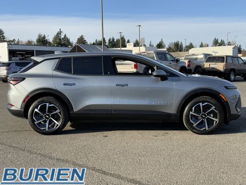 New 2026 Chevrolet Equinox EV LT image 6