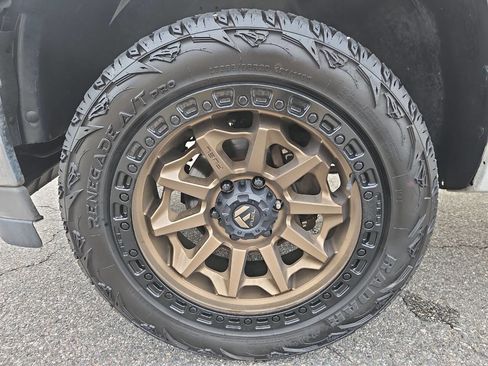 Used 2005 Chevrolet Tahoe LS w/ Cargo Package image 24