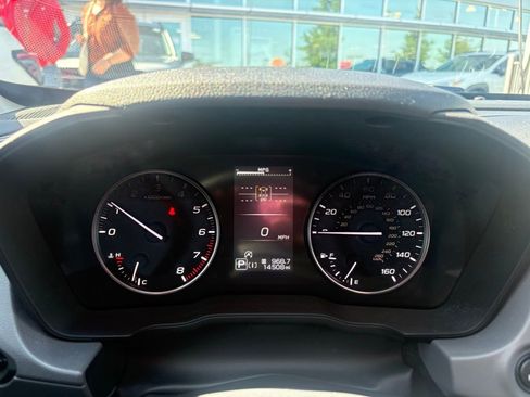 Used 2024 Subaru Crosstrek 2.0i Premium image 11