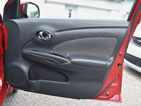 Used 2014 Nissan Versa SV FWD image 18