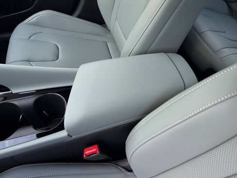 New 2026 Hyundai Elantra Limited FWD image 14