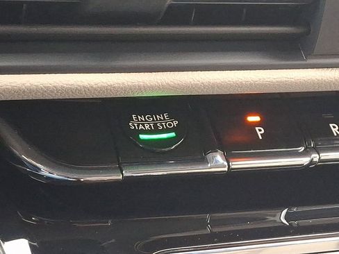 Certified 2025 Lincoln Corsair AWD w/ Equipment Group 101A image 24