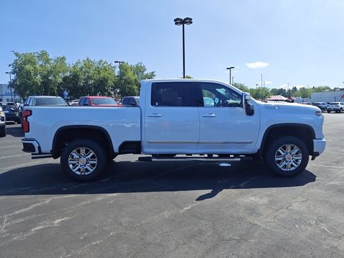 New 2026 Chevrolet Silverado 2500 High Country w/ High Country Premium Package AWD/4WD image 6