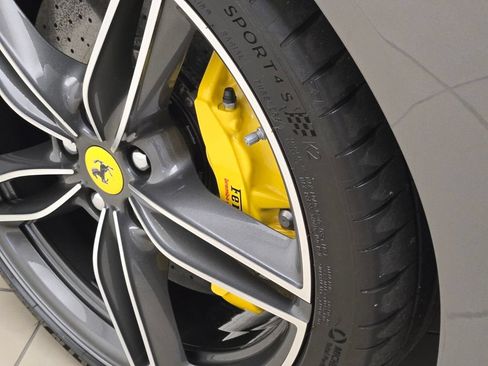 Used 2024 Ferrari Roma RWD image 14