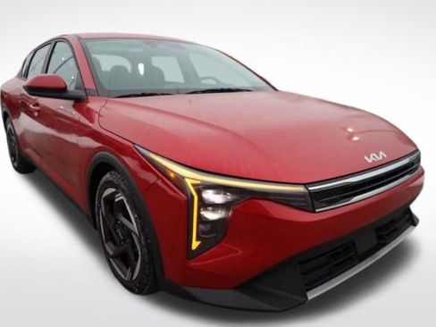 Certified 2025 Kia K4 EX image 4