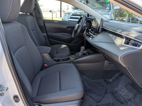 Used 2025 Toyota Corolla LE FWD image 30