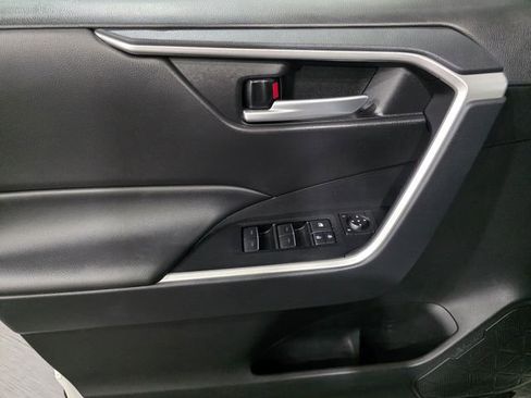 Used 2025 Toyota RAV4 XLE AWD/4WD image 10