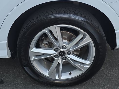 Used 2024 Audi Q3 2.0T Premium AWD/4WD image 33