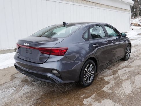 Used 2022 Kia Forte LXS image 7