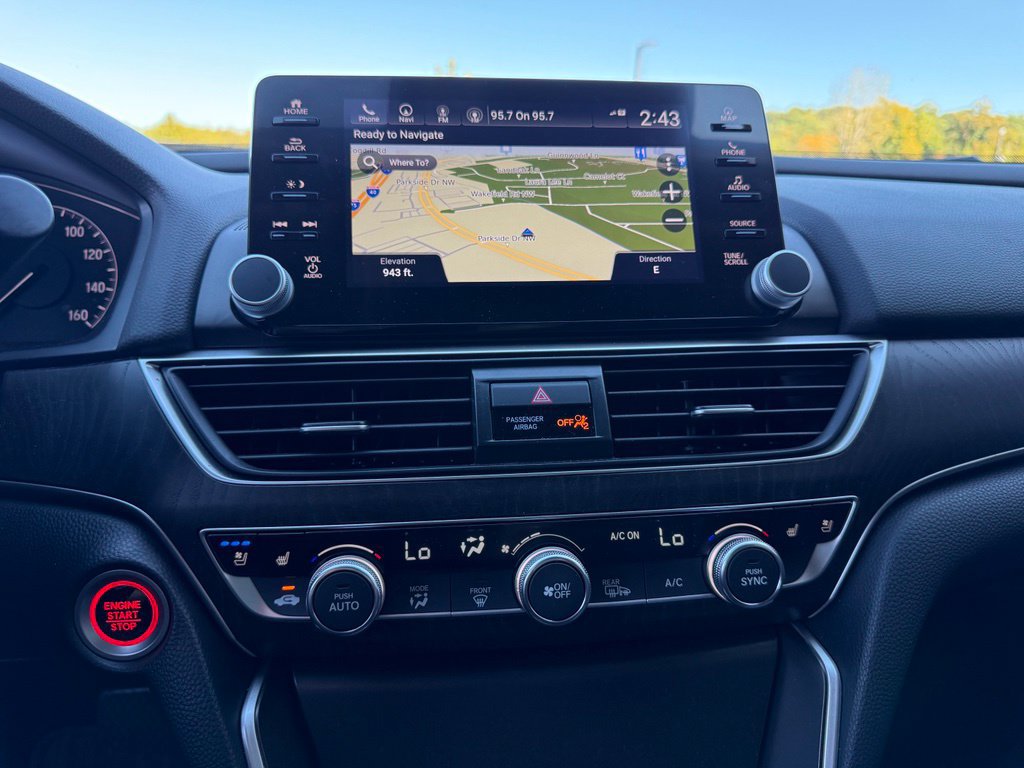 Used 2022 Honda Accord Touring image 29