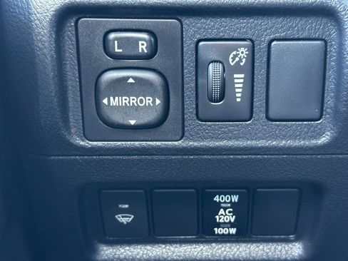 Used 2017 Toyota 4Runner SR5 AWD/4WD image 27