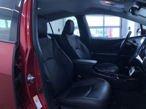 Certified 2019 Toyota Prius Prime Advanced FWD image 23