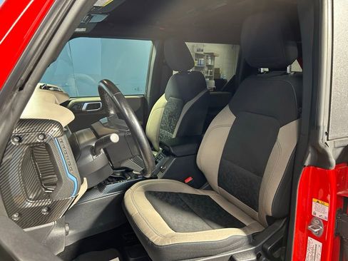 Used 2022 Ford Bronco Wildtrak AWD/4WD image 14