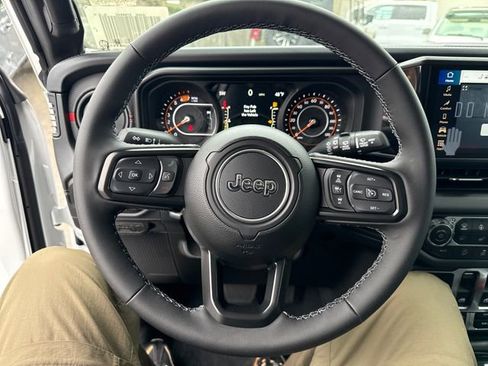 New 2025 Jeep Wrangler Rubicon w/ Convenience Group image 18