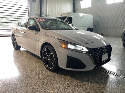Used 2023 Nissan Altima 2.5 SR w/ SR Premium Package AWD/4WD image 1