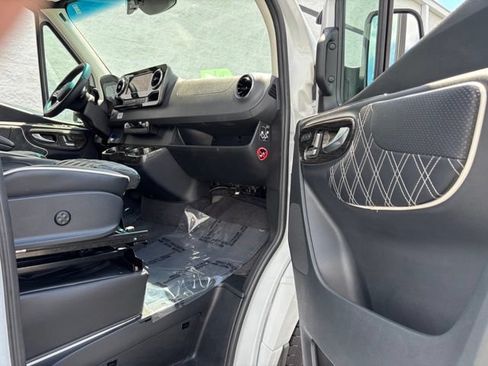 Used 2024 Mercedes-Benz Sprinter 3500 image 16