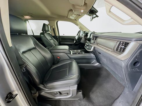 Used 2024 Ford Expedition Max XLT image 33