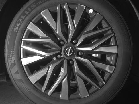 Used 2025 Nissan Altima 2.5 SV image 13