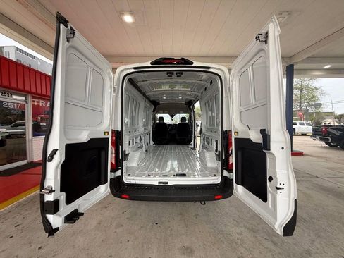 Used 2025 Ford Transit 250 148 Medium Roof RWD image 23