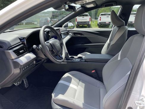 Used 2025 Toyota Camry SE w/ Multimedia Upgrade Package FWD image 4
