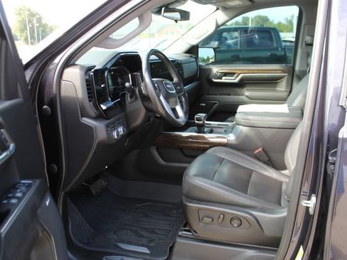Used 2022 GMC Sierra 1500 Elevation w/ Elevation Premium Package AWD/4WD image 11