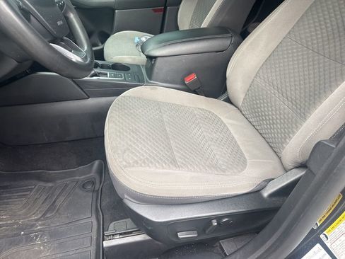 Used 2020 Ford Escape SE FWD image 3