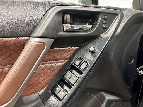 Used 2018 Subaru Forester 2.5i Touring AWD/4WD image 18