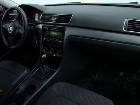 Used 2014 Volkswagen Passat 1.8T S image 18