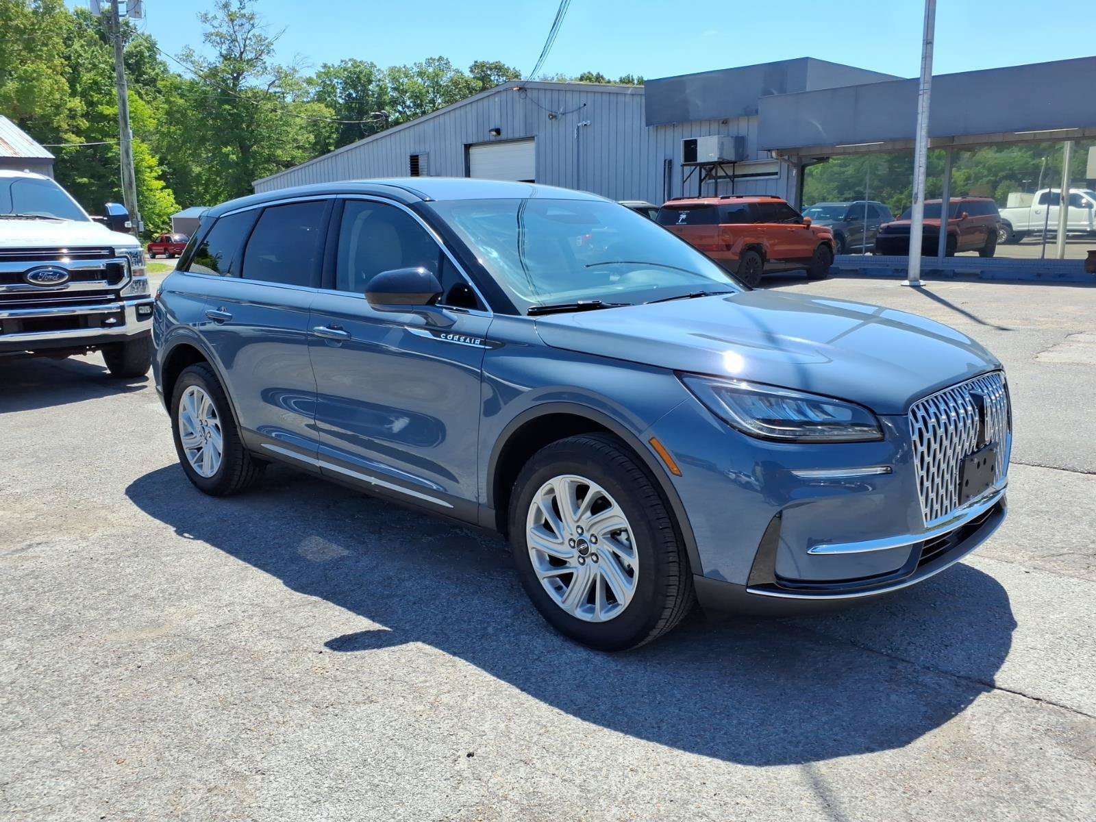 Used 2025 Lincoln Corsair AWD image 6