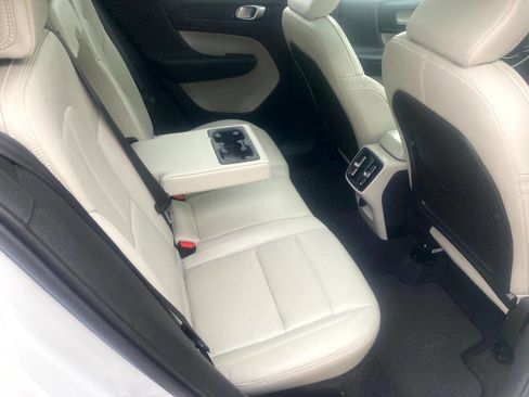 Used 2019 Volvo XC40 T5 Inscription AWD/4WD image 16