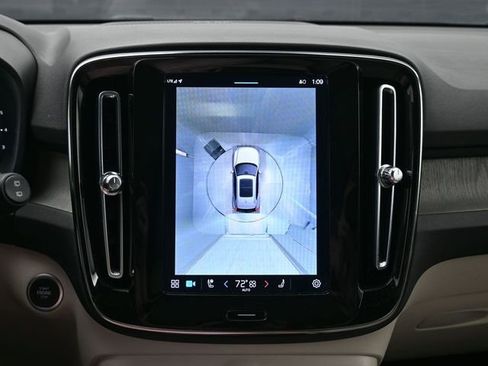 Used 2023 Volvo XC40 B5 Plus w/ Driver Assist Package image 20