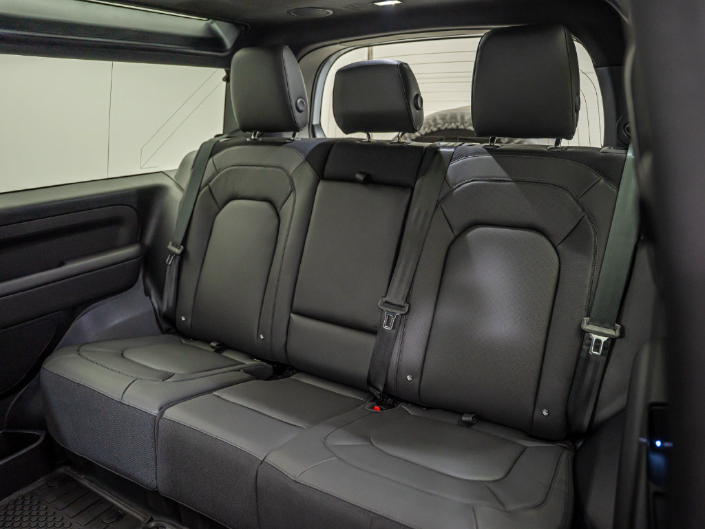 New 2026 Land Rover Defender 90 V8 AWD/4WD image 44