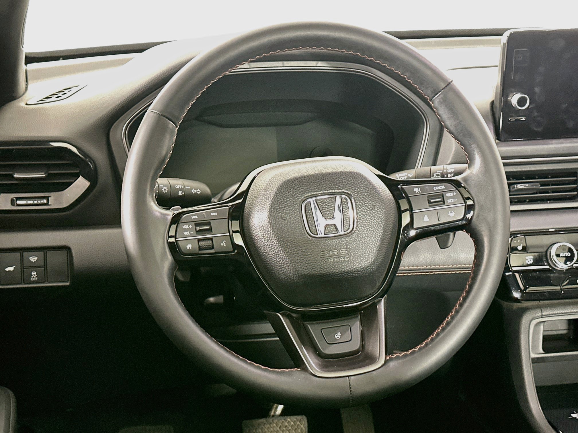 Used 2023 Honda Pilot TrailSport image 18