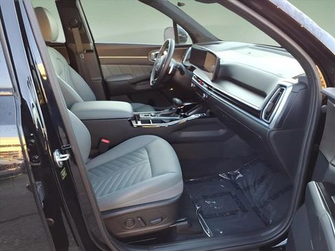 Used 2024 Kia Sorento SX Prestige w/ Sage Leather Package image 17
