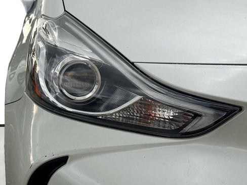 Used 2017 Toyota Prius V Five FWD image 37