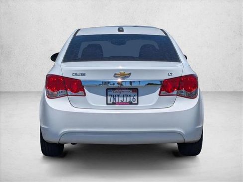 Used 2016 Chevrolet Cruze LT w/ Technology Package FWD image 6