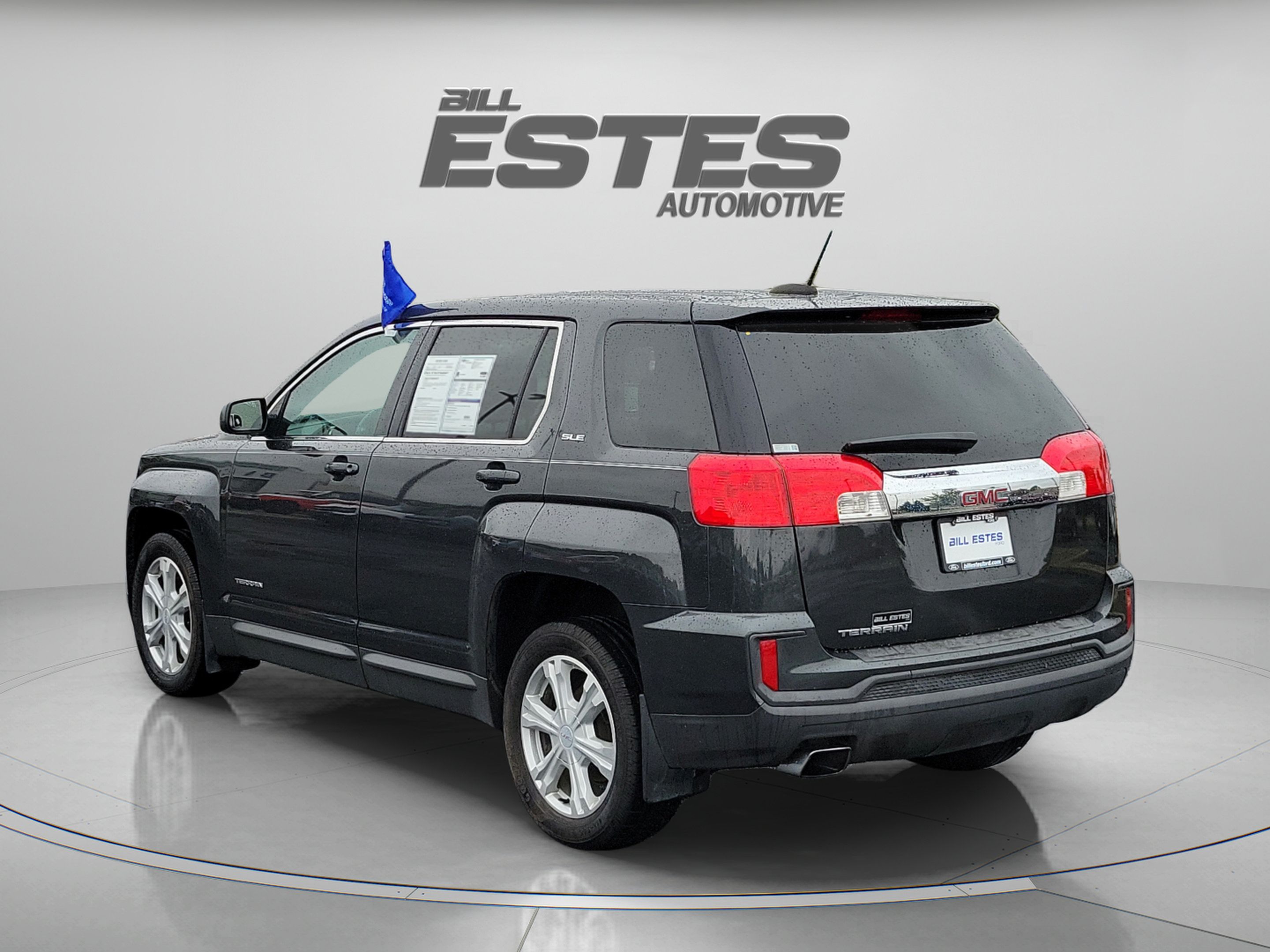 Used 2017 GMC Terrain SLE FWD image 2