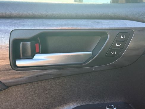 Used 2020 Toyota Highlander Limited AWD/4WD image 7